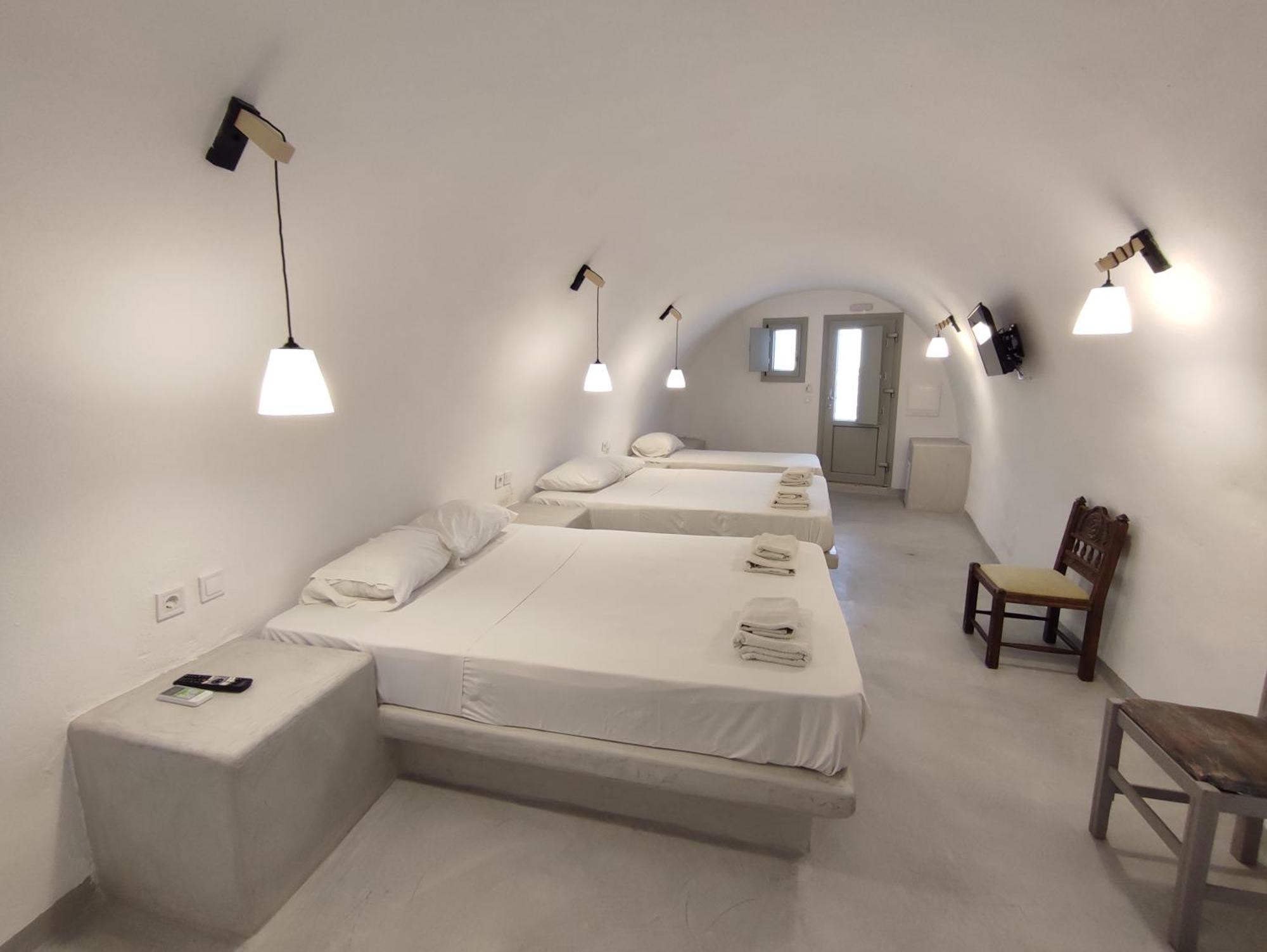 Fira Comfort Rooms 外观 照片